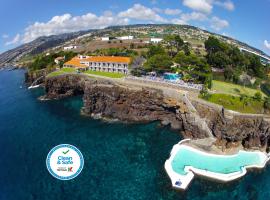 Albatroz Beach & Yacht Club, hotel near Cristiano Ronaldo Madeira International Airport - FNC, Santa Cruz