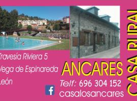 Casa los Ancares, недорогой отель в городе Vega de Espinareda