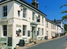 Station House, Dartmoor and Coast located, Village centre Hotel, hotelli kohteessa South Brent