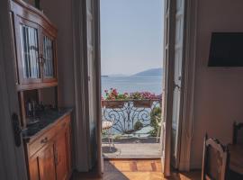 Villa Selva Luxury Lakeview Apartment, holiday rental in Ghiffa