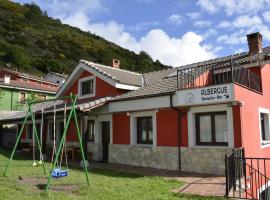 Albergue Cascoxu, hotel dengan parkir di Llanos de Somerón