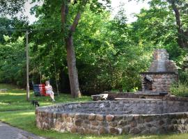 Stone Garden, hotel poblíž významného místa Věznice Karosta, Liepāja