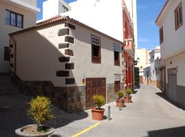 Casa MARIA, place to stay in Tazacorte