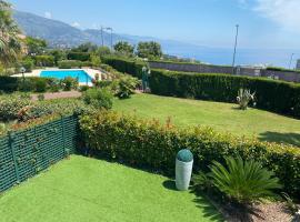 Superbe 2P vue mer, ensoleillé, piscine, hotell nära Villa E-1027, Roquebrune-Cap-Martin