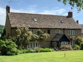 Forthay Bed and Breakfast, hotel in zona Ancient Ram Inn, North Nibley