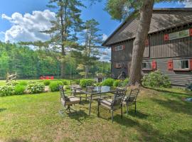 Bolton Alderbrook Lodge with Private 10-Acre Lake!, hotel spa di Bolton