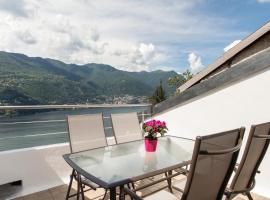 La Terrazza sul Lago di Como con garage, hotel em Blevio