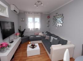 Apartman *SANJA* Omi&scaron;, hotell i Omi&scaron;