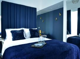 Queen Apartment, in the heart of Corfu Historical Old Town Center!