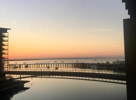 WATERFRONT DARWIN TROPICAL GEM, hotel near Larrakeyah Barracks, Darwin