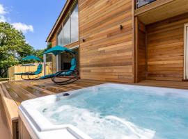 Blackdown Views - New 6 Bedroom Eco House, hotel Dunkeswellben