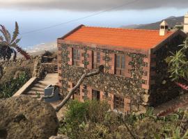 CASA RURAL BUENAVISTA, country house in Guarazoca