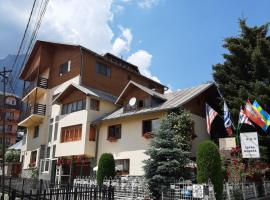 PENSIUNEA CAPRA NEAGRĂ، فندق في بوستين