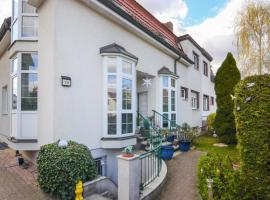 Beautiful Home In Berlin With 2 Bedrooms And Internet, huvila Berliinissä
