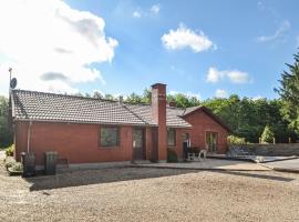 Nice Home In Varde With 4 Bedrooms And Wifi, hytte i Varde