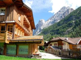 Appartamenti Chalet Orchidea, hotell sihtkohas Canazei