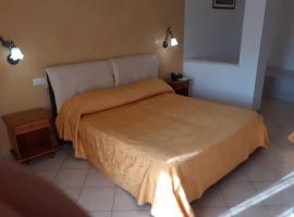 H- Rooms La Darsena, hotel a San Vito lo Capo