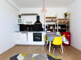 Colorful & Cozy Condo, condo-huoneisto kohteessa Cluj-Napoca