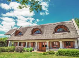 Zador Vendégház, place to stay in Pécsely