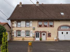 Nice house in Niderviller near Saint Croix, hotel in Niderviller