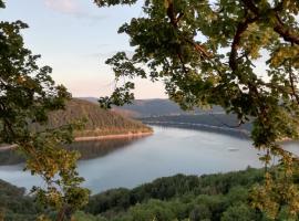 Haus Blick am Edersee, מלון בואלדק