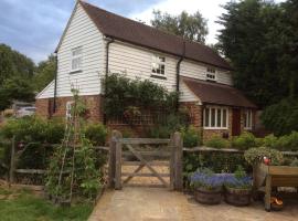 The Barn At Woodview, hotel near Tonbridge Castle, Hildenborough