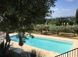 LE NOMADE au Clos en Provence, hotel v destinaci Flayosc