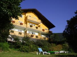 Seehaus Karantanien am Ossiacher See, hotel v mestu Ossiach