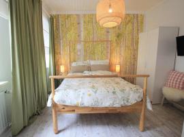 FerienNest Bad Ems, Appartment WaldNest, cheap hotel in Bad Ems