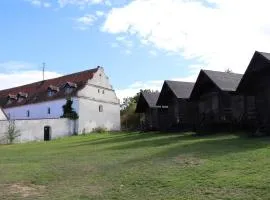 tvrz Holešice Orlická přehrada - Chaty