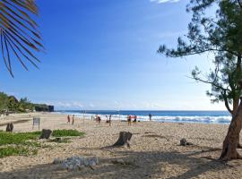 Appartement Croisière bleue à 20 m de la plage de Boucan canot pour 4 personnes, holiday rental in Boucan Canot