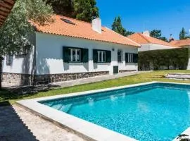 Sintra • Banzão House with Swimming Pool