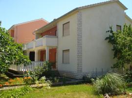Apartments Grskovic G. Setaliste, hotel in Šilo