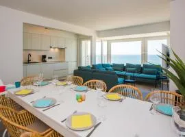 Seasight Luxury Apartment with free private parking