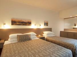 Loxton Community Hotel Motel, hotel near Renmark Airport - RMK, Loxton
