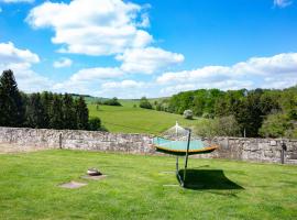 B&B Hotel Ferme des Templiers nabij Durbuy, eigen laadpalen, bed & breakfast kohteessa Somme-Leuze