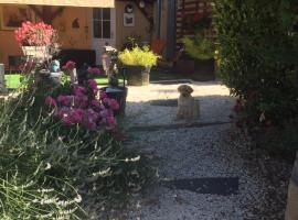 Le jardin de THELEME "Charme discret pour un nid douillet", hotel s parkováním v destinaci Mazille