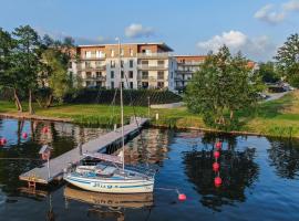 Marina Lake Iława, hotel with jacuzzis in Iława