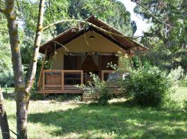 Analaya, Hotel in Vias