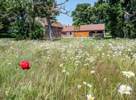 South Park Farm Barn, hotel in Andover