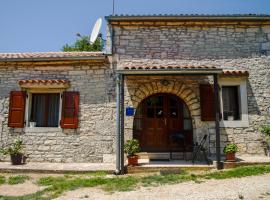 Apartments Heraki, leilighet i Sveti Lovreč Pazenatički