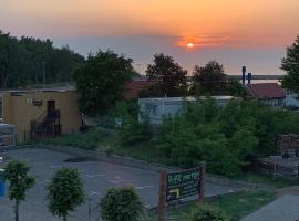 Dom Wczasowy PORTOWA PRZYSTAŃ 150m od plaży, hotel a Mrzeżyno