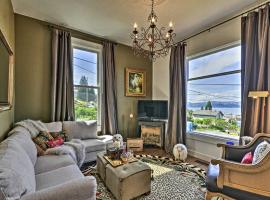Classic Hillside Astoria Home with Gorge Views!，位于阿斯托里亚的酒店