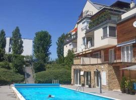 Peppy Apartment & Pool