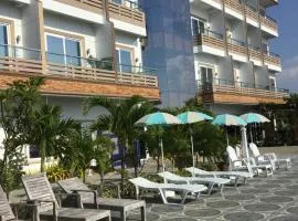 EM Royalle Hotel & Beach Resort