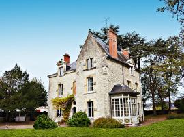 Le Clos Des Ormeaux, bed & breakfast i Vineuil