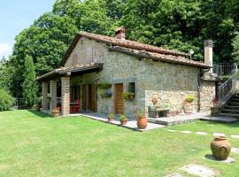 Holiday Home Belvedere - BLU101 by Interhome, hotel com estacionamento em Bagni di Lucca