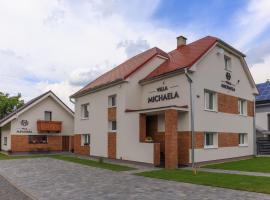 Villa Michaela, hotel en Bešeňová