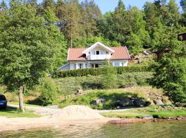 Holiday Home Naudøyna - SOW046 by Interhome, vikendica u gradu 'Lyngdal'