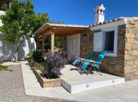 CASA DA PEDRA-QUINTA DOS CEDROS-TAVIRA, hotel s jacuzzi v destinaci Tavira